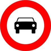 Señal R-103: Entrada prohibida a vehículos de motor, excepto motocicletas de dos ruedas