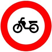 Señal R-105: Entrada prohibida a ciclomotores