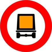 Señal R-108: Entrada prohibida a vehículos que transporten mercancías peligrosas