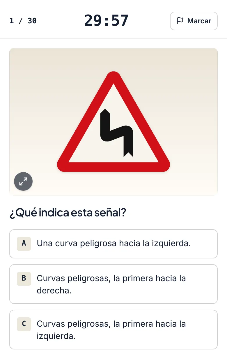 Una pregunta real de DrivingLingo en modo examen: la señal arriba, la pregunta y tres respuestas A, B y C, con el reloj de 30 minutos.