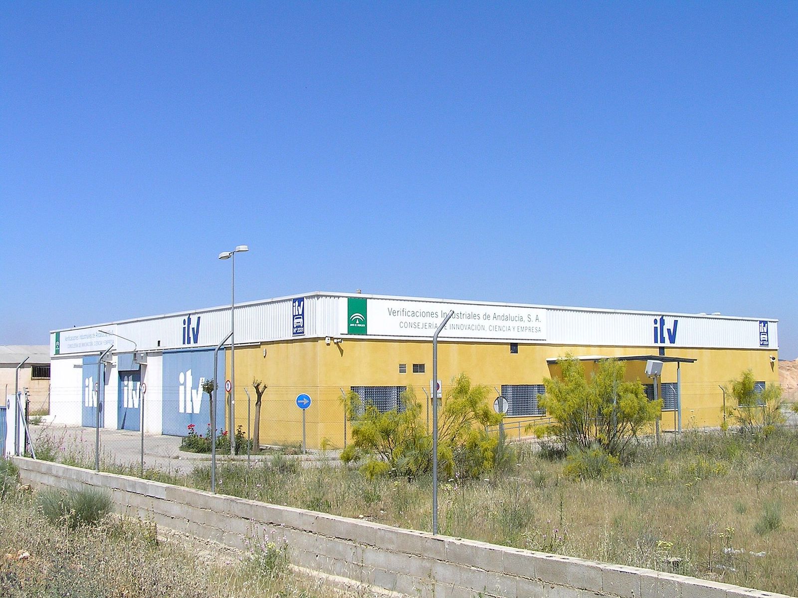 Estación ITV de Andalucía vista desde la carretera